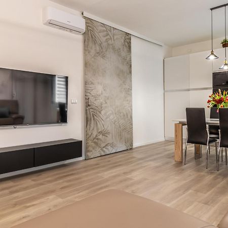 Gigi House Appartamento Piazza Mazzini 300M Dal Mare Лидо-ди-Езоло Экстерьер фото