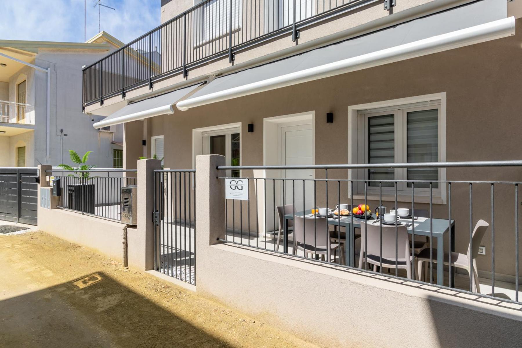 Gigi House Appartamento Piazza Mazzini 300M Dal Mare Лидо-ди-Езоло Экстерьер фото